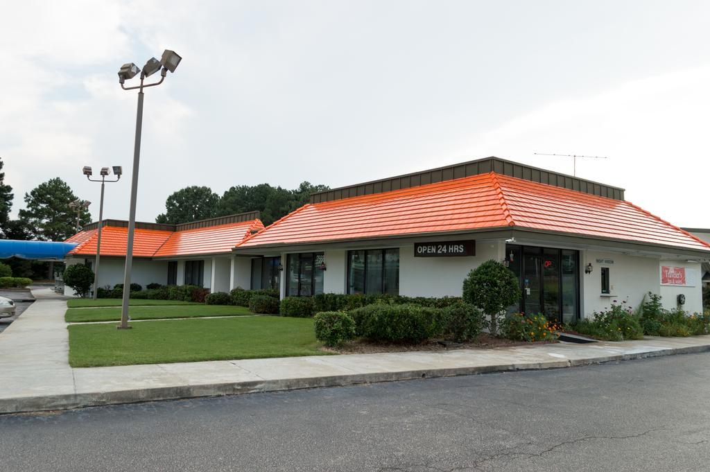Super 8 By Wyndham Rocky Mount I-95 Exit 145 Hotel Battleboro Buitenkant foto
